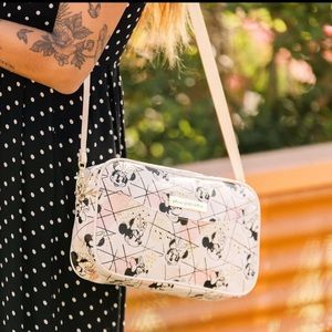 Petunia diaper changer clutch